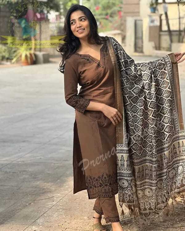 Women's Cotton Ethnic Set with Kurta, Palazzo & Dupatta(M) - Image 3